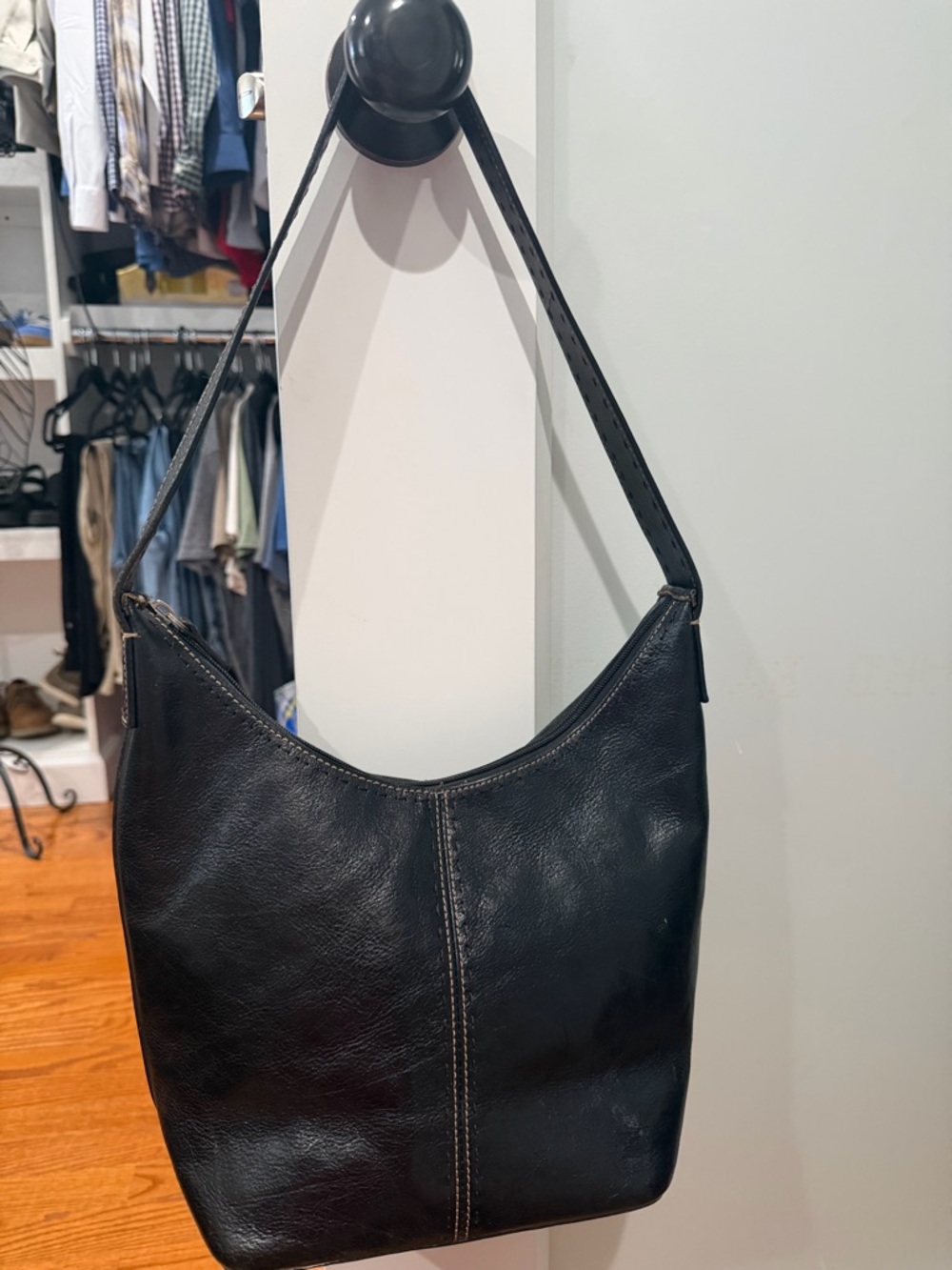 Vintage Fossil Classic Black Leather Shoulder Bag